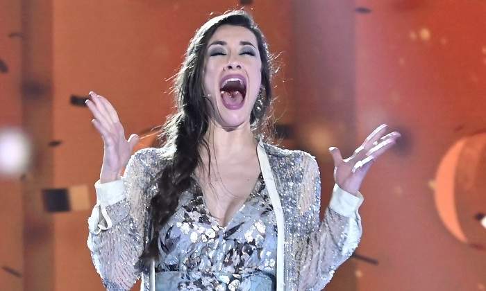 adara-ganadora-grito.jpg