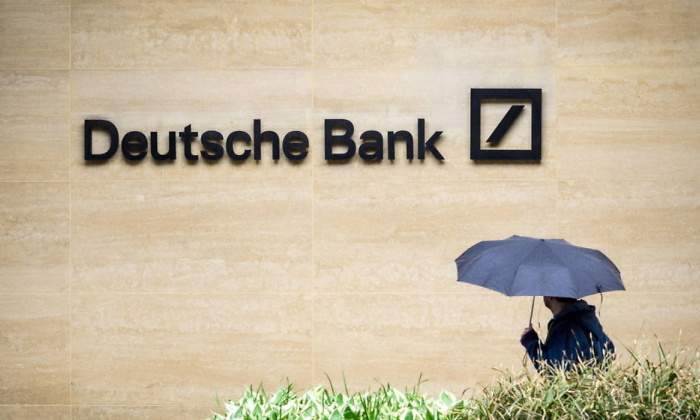 deutsche-paraguas-bank.jpg