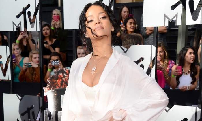 Rihanna-MTV.jpg
