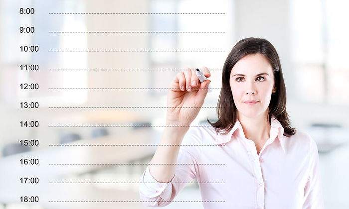 trabajador-mujer-horario-770-dreamstime.jpg