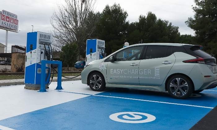 nissan-easycharger-red-carga-electricos-2018-01.jpg