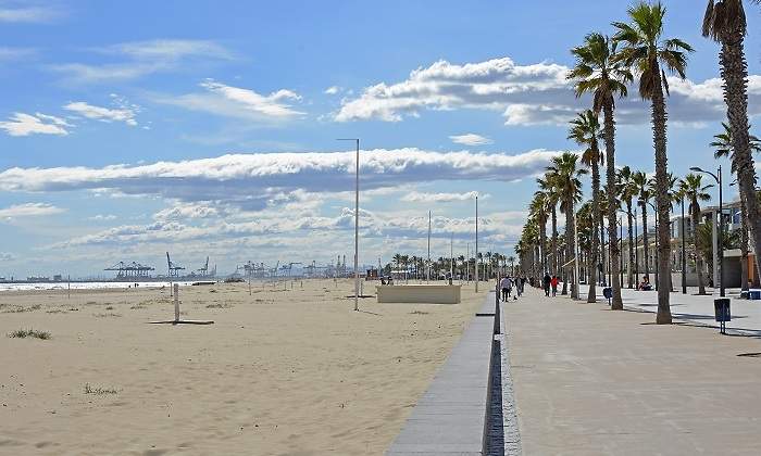 La playa de la Malvarrosa en Valencia
