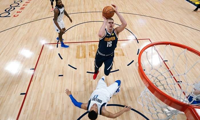 jokic-nuggets-mavericks-reuters.jpg