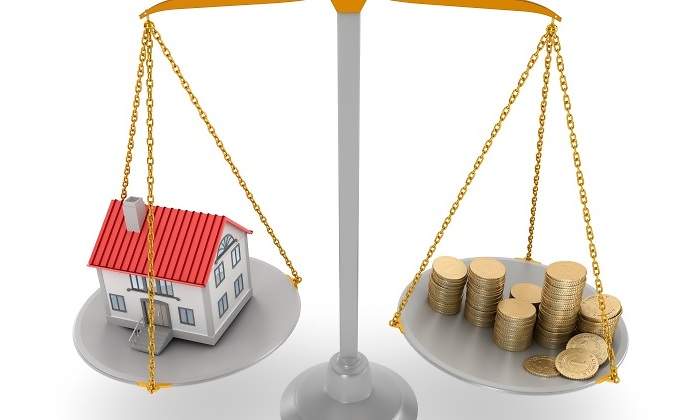 vivienda-balanza-dinero.jpg