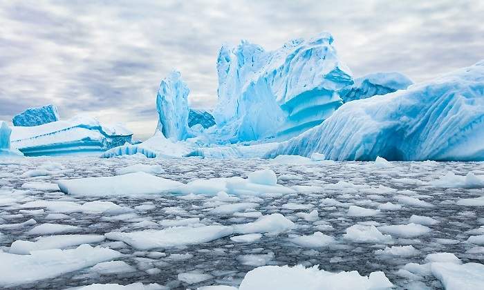 Bloques-de-hielo-flotando-iStock.jpg