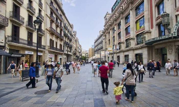 barcelona-compras-calle-cara-dreams.jpg