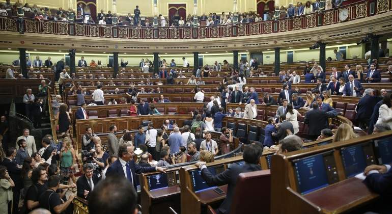 Los diputados en el hemiciclo