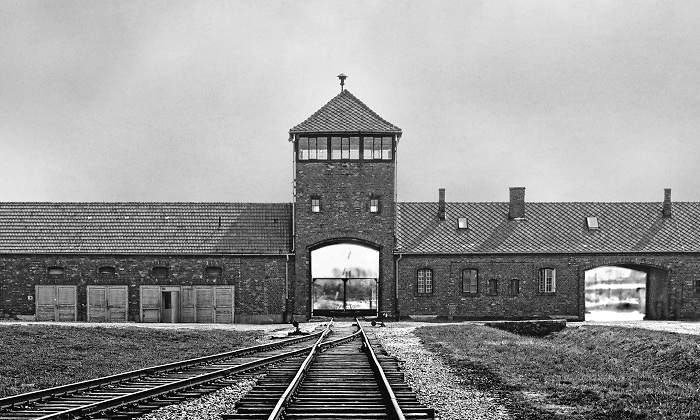 auschwitz-canal.jpg