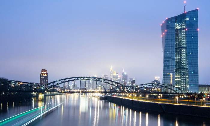 banco-central-europeo-bce-sede-frankfurt-rio-luces-neblina-rascacielos-getty-770x420.jpg