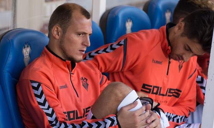 zozulya-banquillo-albacete-getty.jpg
