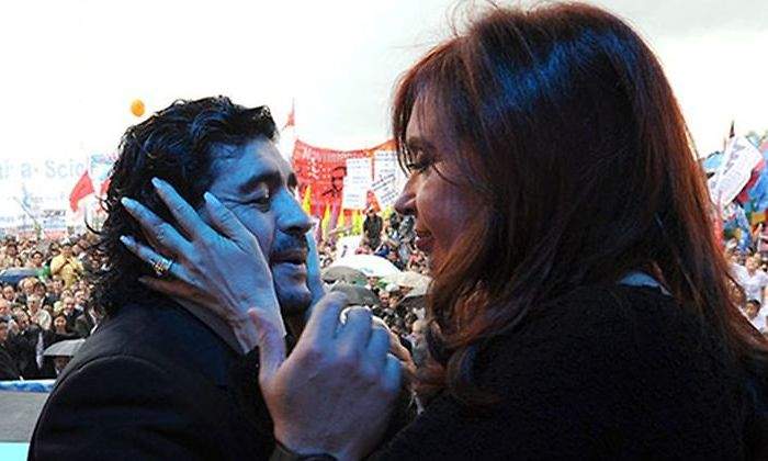 Cristina-Kirchner-con-Diego-Maradona.jpg