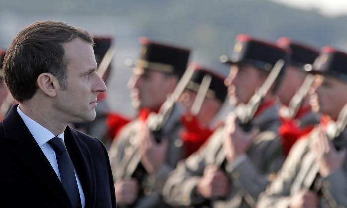 Macron-militares-19enero2018-Reuters.jpg