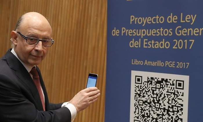 montoro-presupuestos-2017-efe.jpg