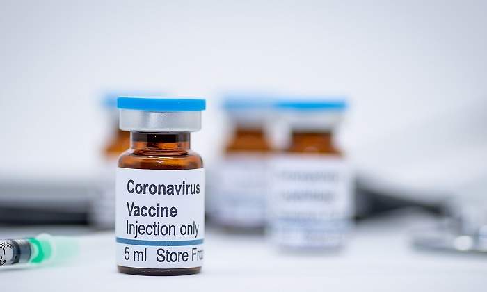 Bote-de-vacuna-contra-el-Coronavirus-iStock.jpg