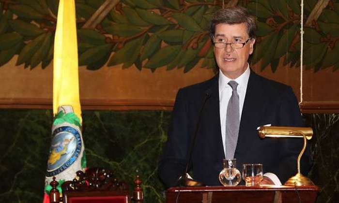cayetano-medalla-770-1-1-1-1.jpg
