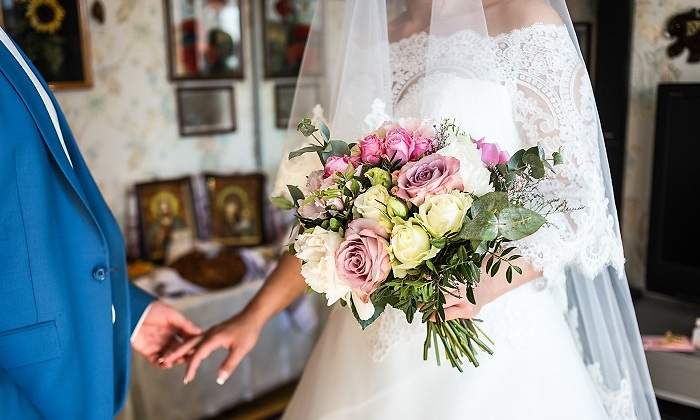 Novia-con-ramo-iStock.jpg