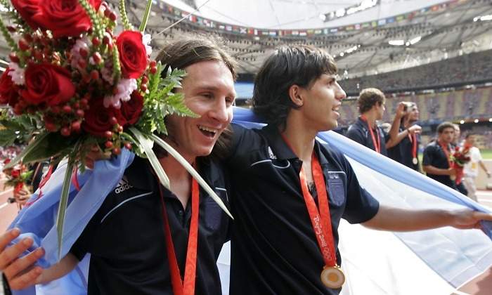 Messi-Aguero-medalla-oro-Pekin-2008-Reuters.jpg