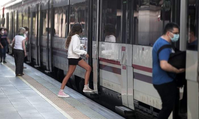 pasajeros-tren-mascarilla-europapress-eduardo-parra.jpg