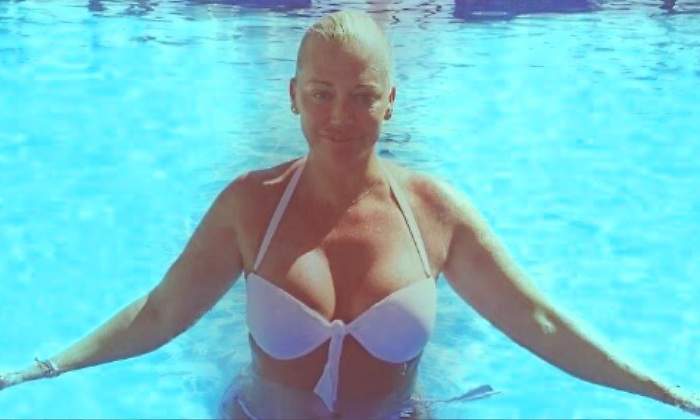 belen-bikini-2-770.jpg