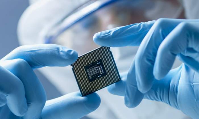 770-420-asml-microchips.jpg