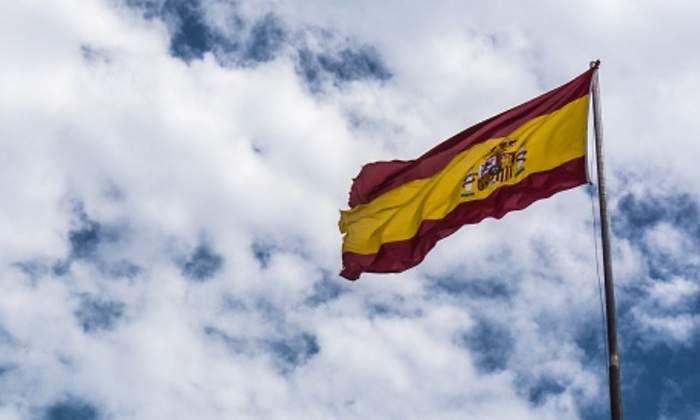 bandera-ondea-espana-nubes.jpg