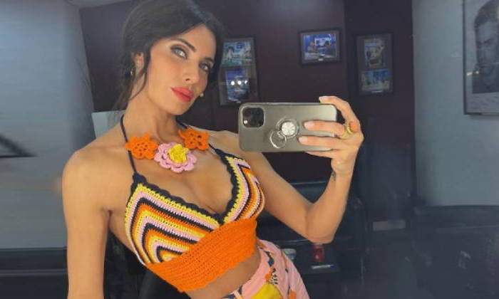pilar-rubio-topless-770.jpg
