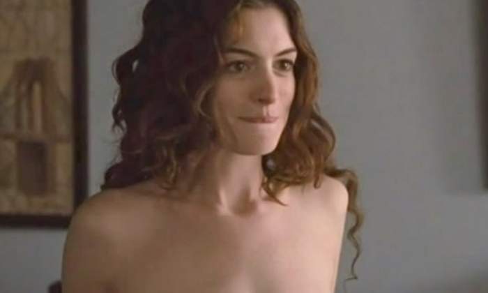 hathaway-desnuda770.jpg