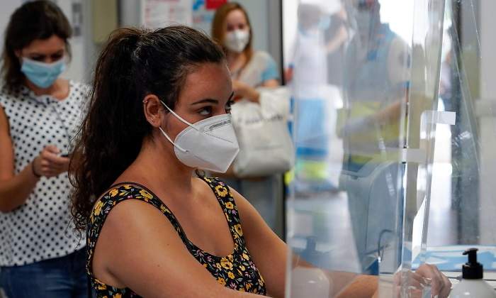coronavirus-centro-salud-reuters.jpg