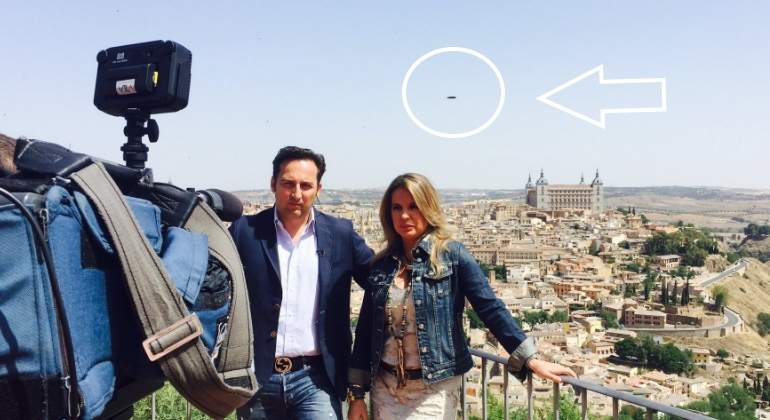 Un ovni se cuela en la conexión de Iker Jiménez y Carmen Portero con ... Un ovni se cuela en la conexión de Iker Jiménez y Carmen Portero con ...