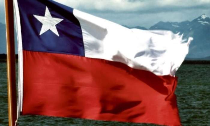 bandera-chile-rara-archivo-770x420.jpg