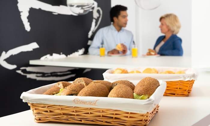 cafeteria-comida-oficina-dreams.jpg