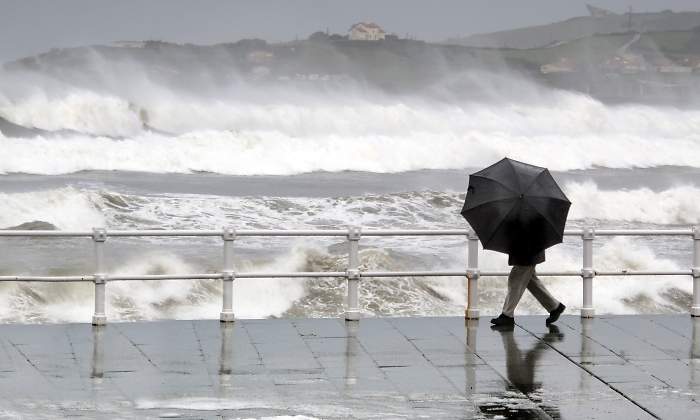 lluvia-viento-dreamstime.jpg