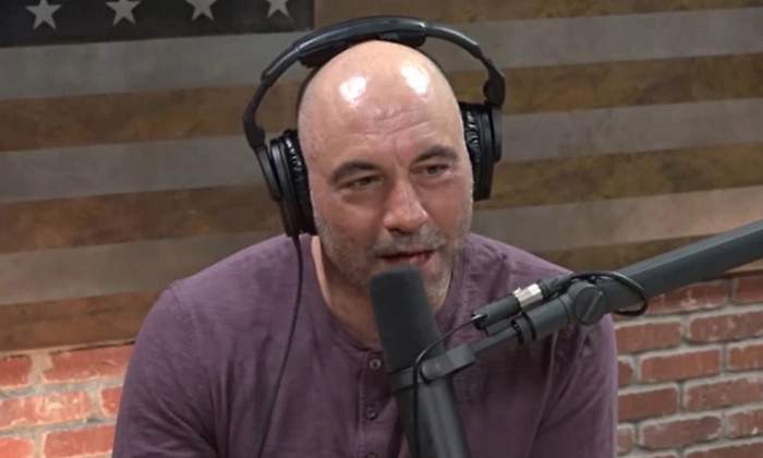 joe-rogan-podcaster.jpg