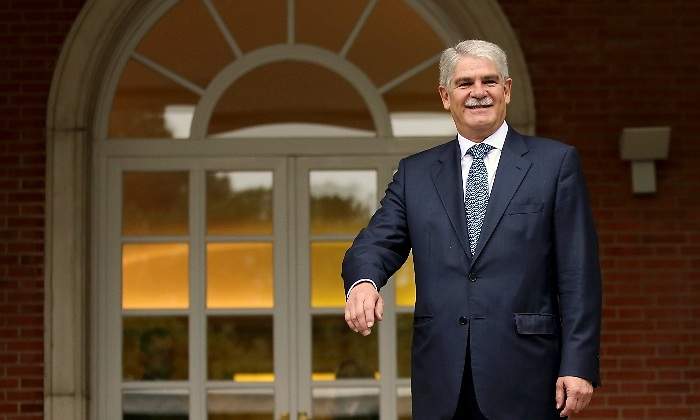 dastis-reuters.jpg