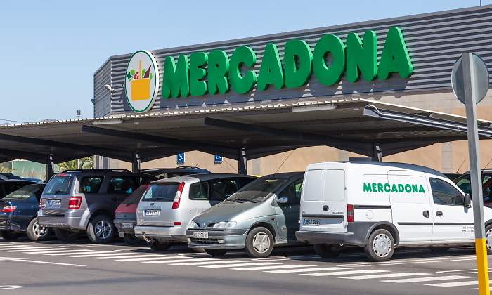 mercadona-logo-queso-crema-untar-entrepinares-dreamstime.jpg