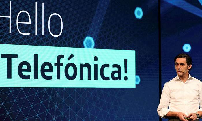 telefonica-pallete-hello.jpg