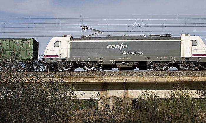 renfe-mercancias-locomotora-770.jpg