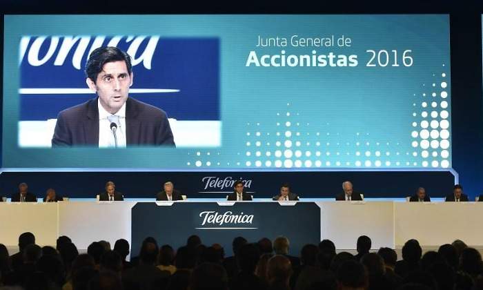 pallete-telefonica-junta-accionistas-2016.jpg