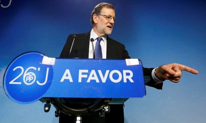 rajoy-afavor-27J-efe.jpg