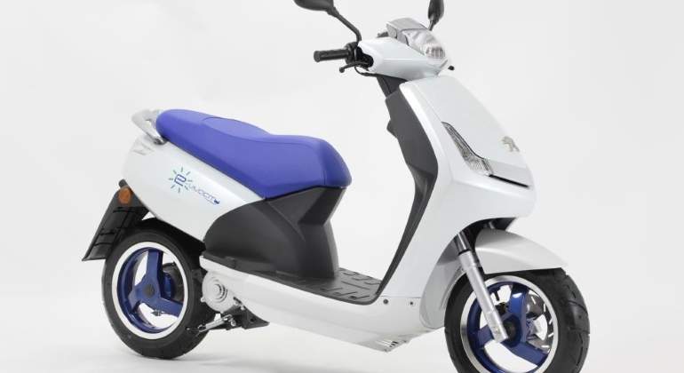 Scooter eléctrico de Peugeot.