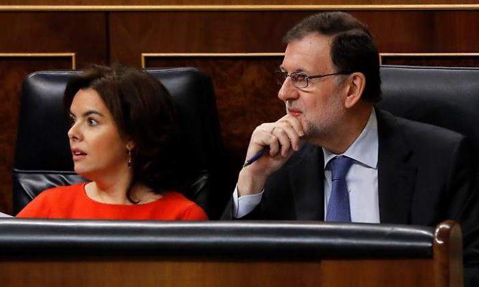 rajoy-santamaria-soraya-efe.jpg