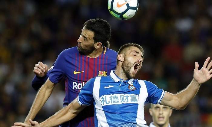 Busquets-David-Lopez-Barcelona-Espanyol-2017-efe.jpg