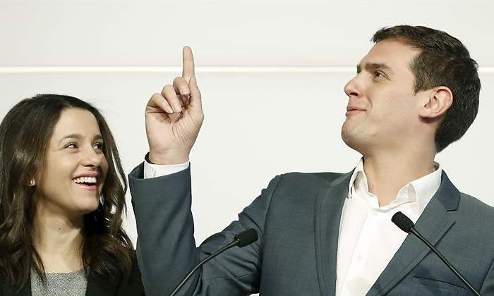 rivera-arrimadas-enero2017-efe.jpg