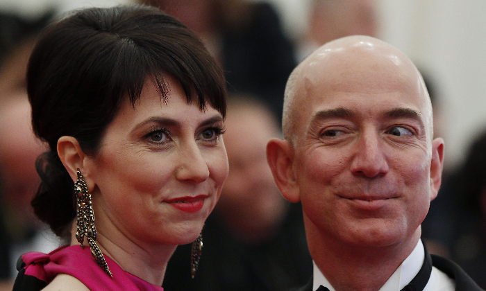 jeff-bezos-mirada-loco-reuters.png