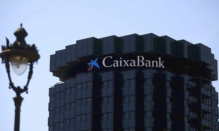 caixabank-farola-reuters.jpg