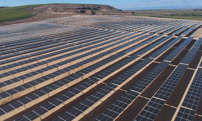parque-solar-placas-solaria-770x420.jpg
