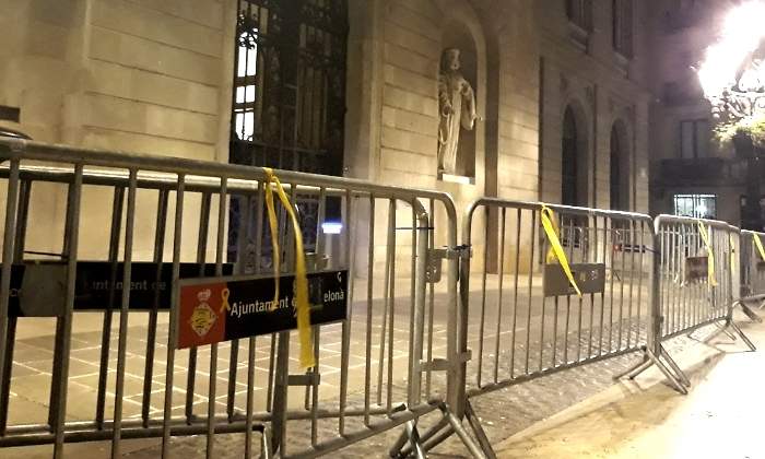 lazos-amarillos-ayto-bcn-ep.jpg