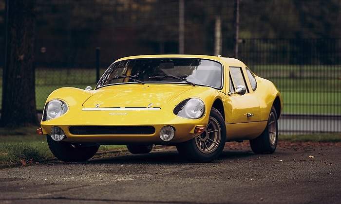 Un-vehiculo-modelo-Melkus-RS-1000-en-amarillo-iStock.jpg