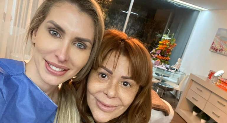 Alejandra Guzman Se Hace Las Cejas Y Sus Fans Desconocen Su Rostro Eleconomistaamerica Com