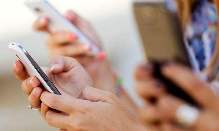 movil-mano.jpg